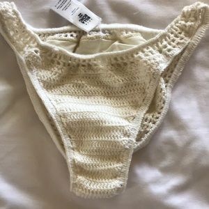 Billabong crotchet bottom